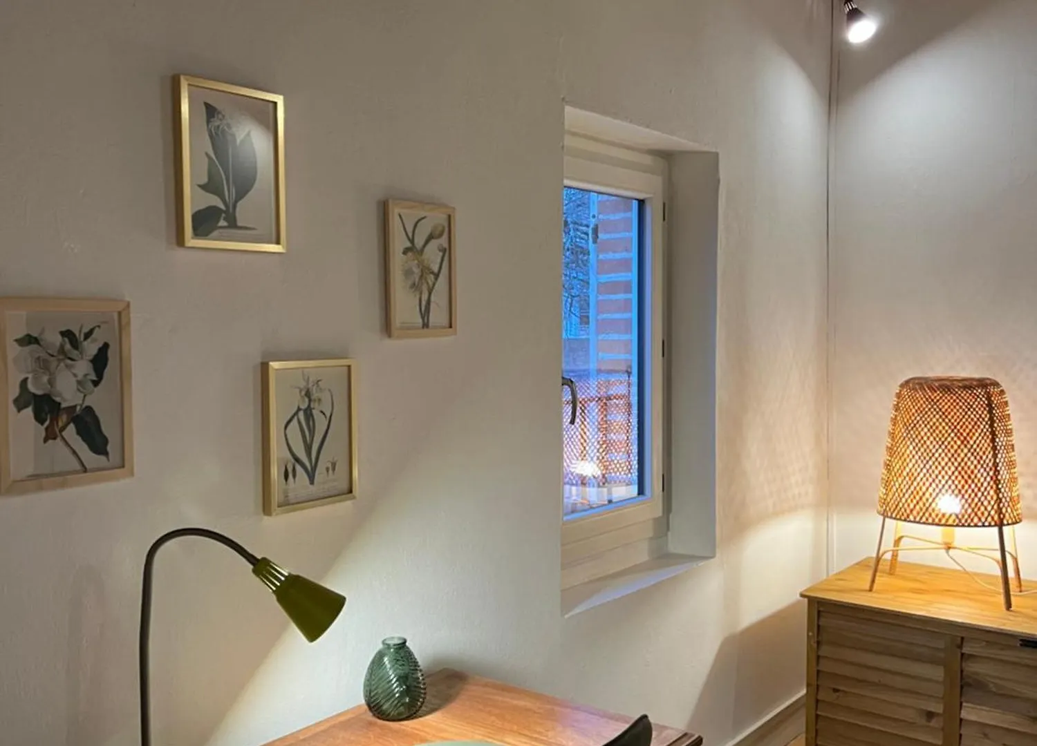 La Petite Maison Dans Le Village Lafrançaise